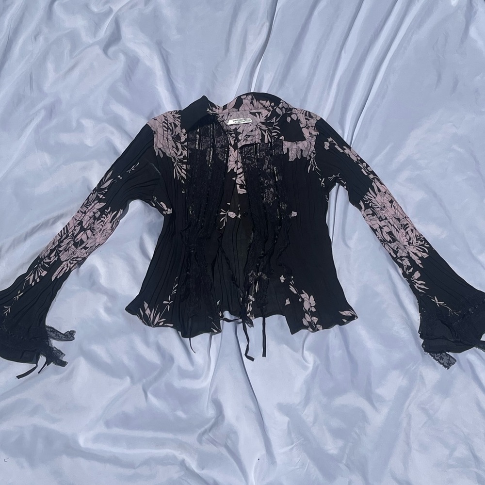 Vintage pleated black and pink button down top